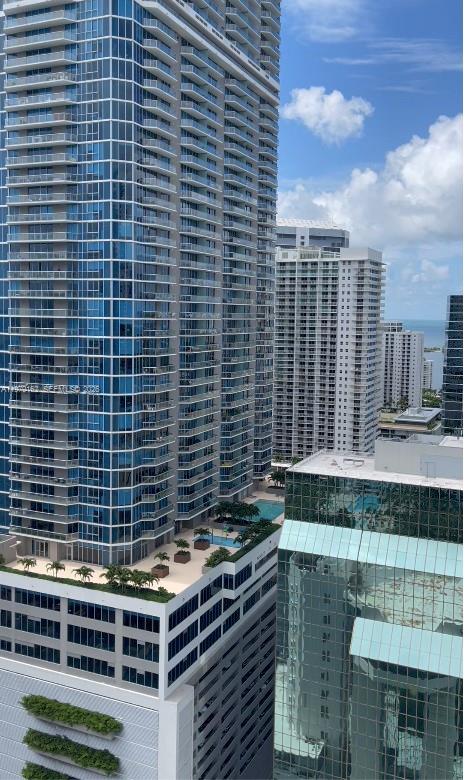 951 Brickell Avenue, Unit 3211 Miami, FL 33131 - Photo 30 of 35 a view of a balcony with a sink