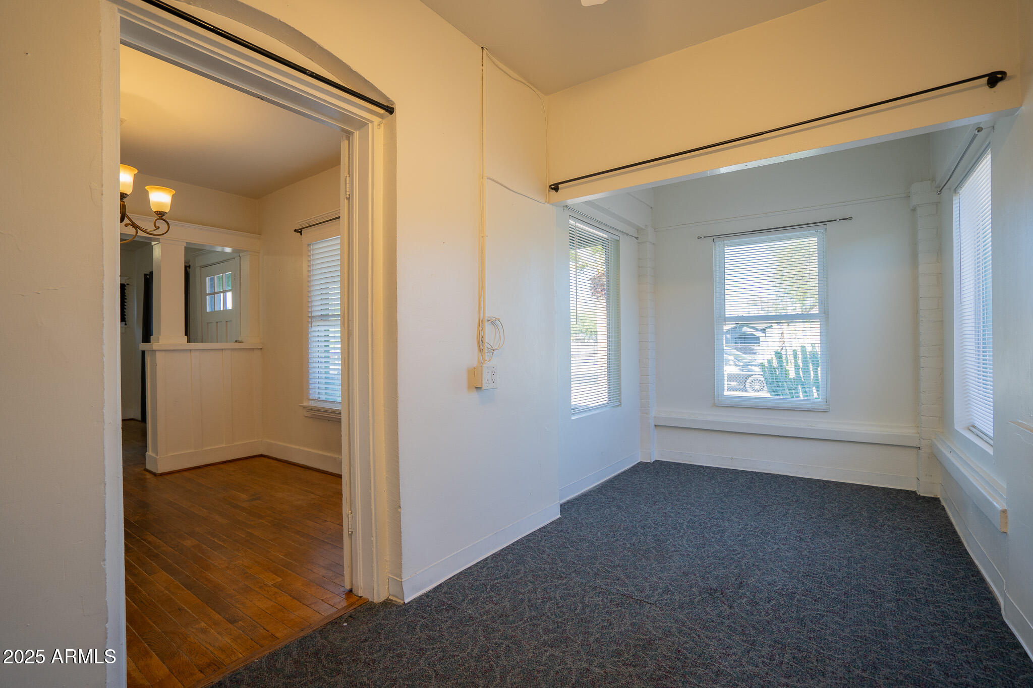 1001 East Garfield Street Phoenix, AZ 85006 - Photo 11 of 27 a view of livingroom with window