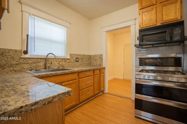 $2,195 | 1001 East Garfield Street, Phoenix, AZ 85006