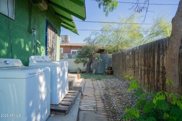 $2,195 | 1001 East Garfield Street, Phoenix, AZ 85006