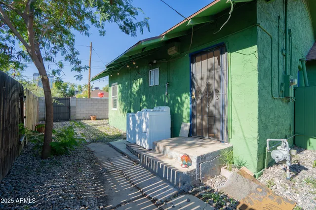 $2,195 | 1001 East Garfield Street, Phoenix, AZ 85006