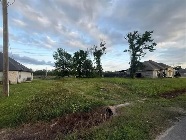$115,000 | 864 Evangeline Road, Montz, LA 70068