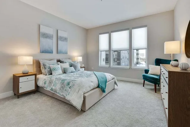 $2,545 | 18w070 Royce Boulevard, Unit 216, Villa Park, IL 60181