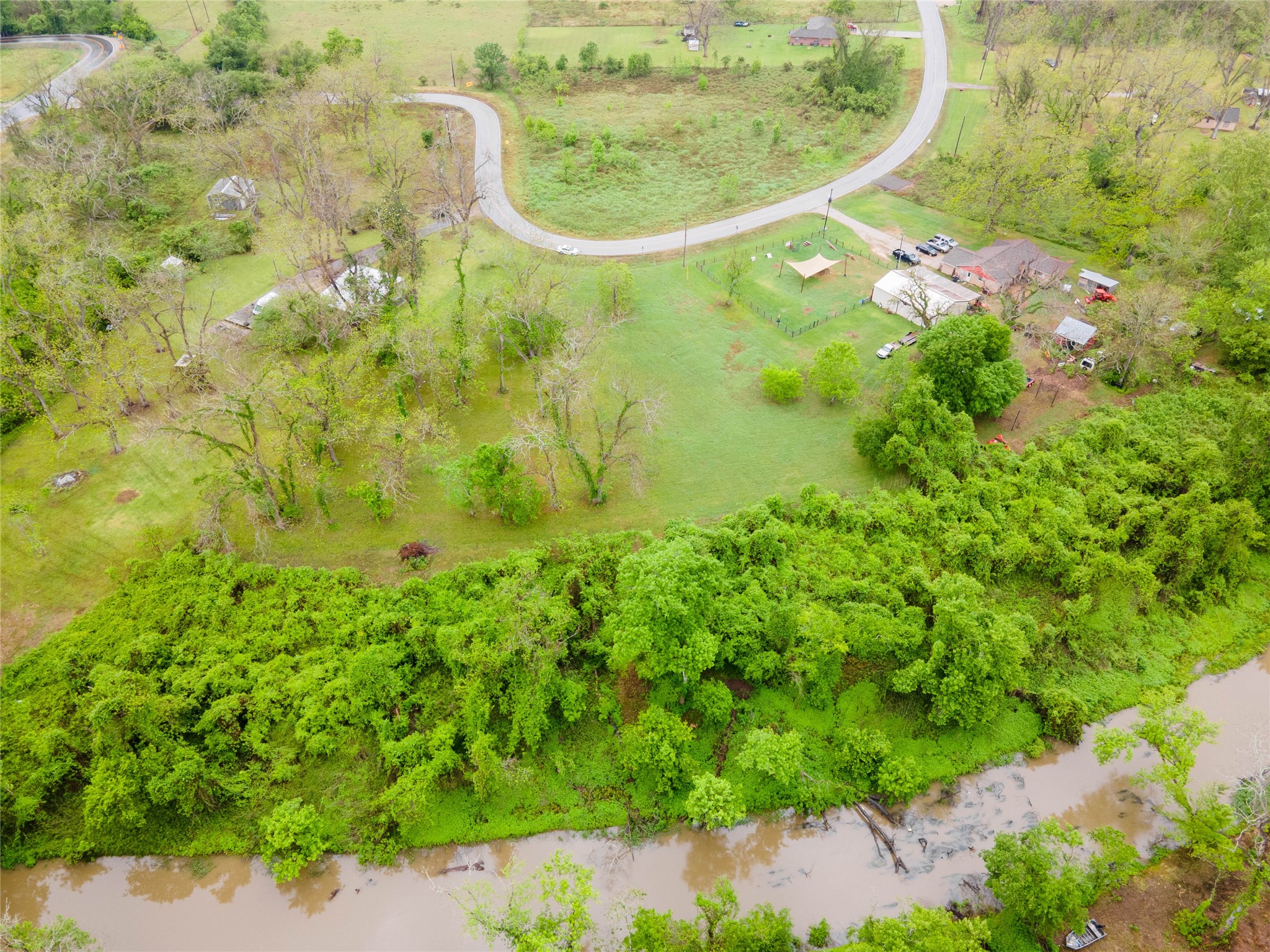 1026 Colony Drive Angleton, TX 77515 - Photo 5 of 12