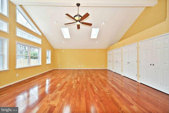 7705 Schelhorn Road Alexandria, VA 22306 - Photo 2 of 29 Family Room