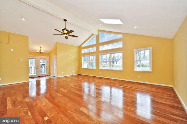 7705 Schelhorn Road Alexandria, VA 22306 - Photo 15 of 29 Family Room