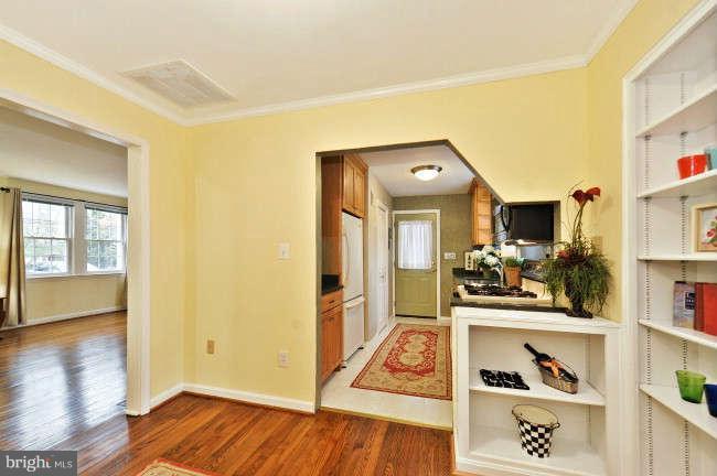 7705 Schelhorn Road Alexandria, VA 22306 - Photo 9 of 29 Kitchen