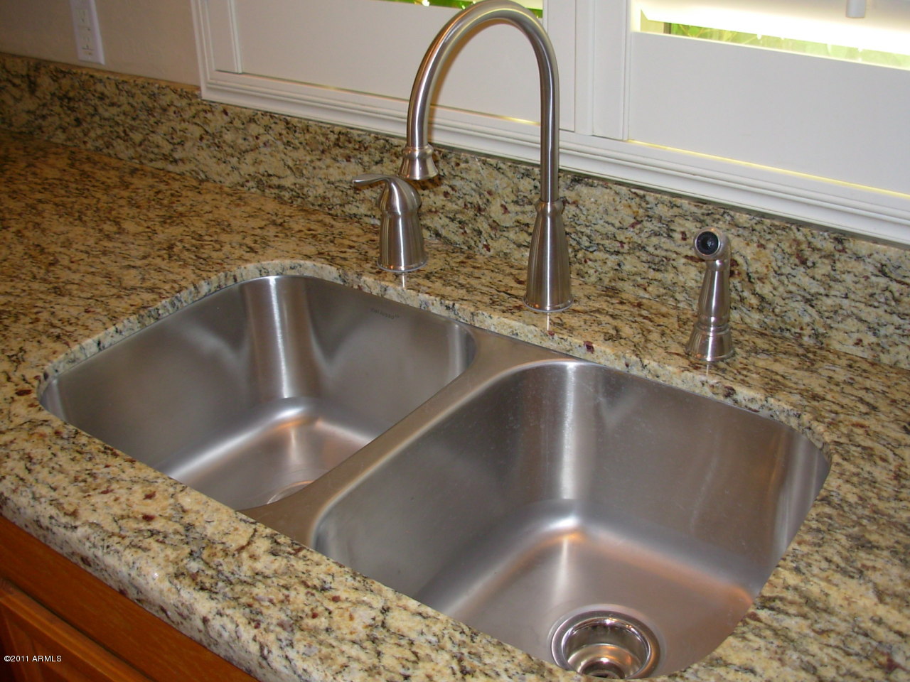 2436 East Darrel Road Phoenix, AZ 85042 - Photo 4 of 22 sink