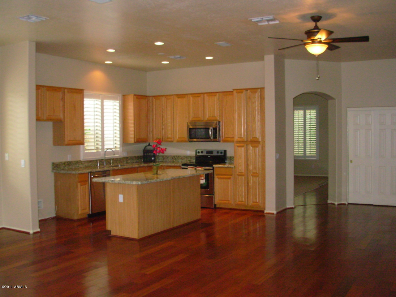 2436 East Darrel Road Phoenix, AZ 85042 - Photo 7 of 22 living room
