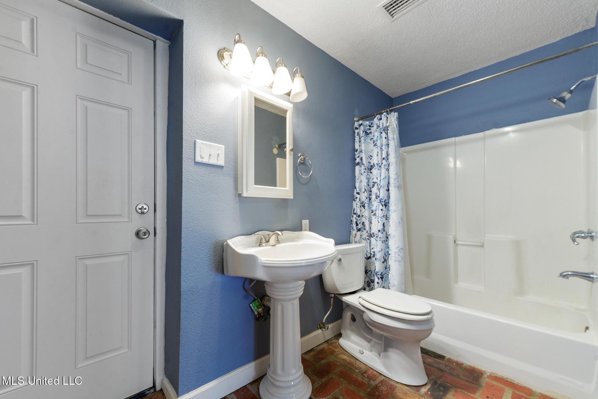 1705 14th Street Pascagoula, MS 39567 - Photo 13 of 36 013