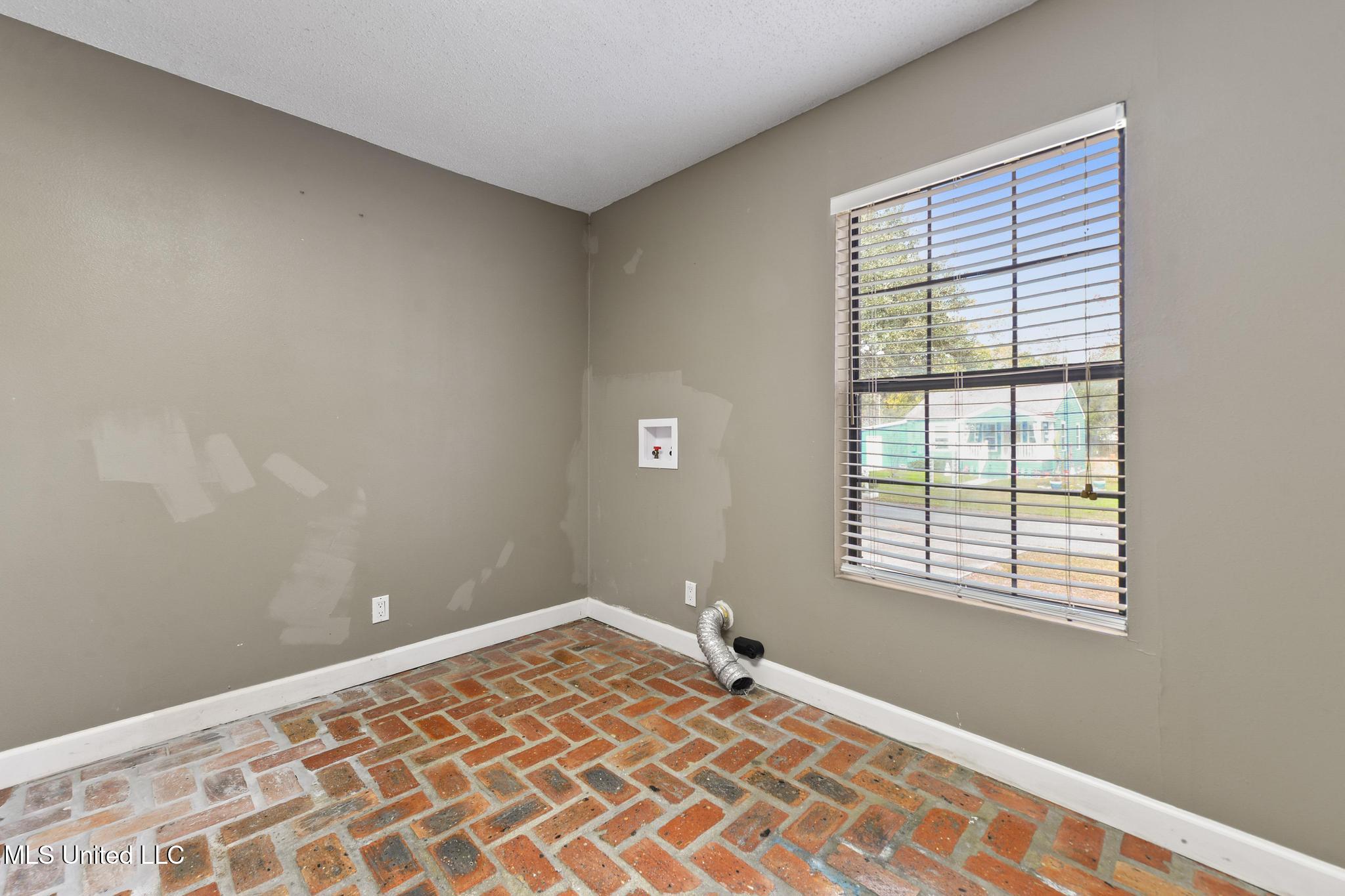 1705 14th Street Pascagoula, MS 39567 - Photo 21 of 36 021