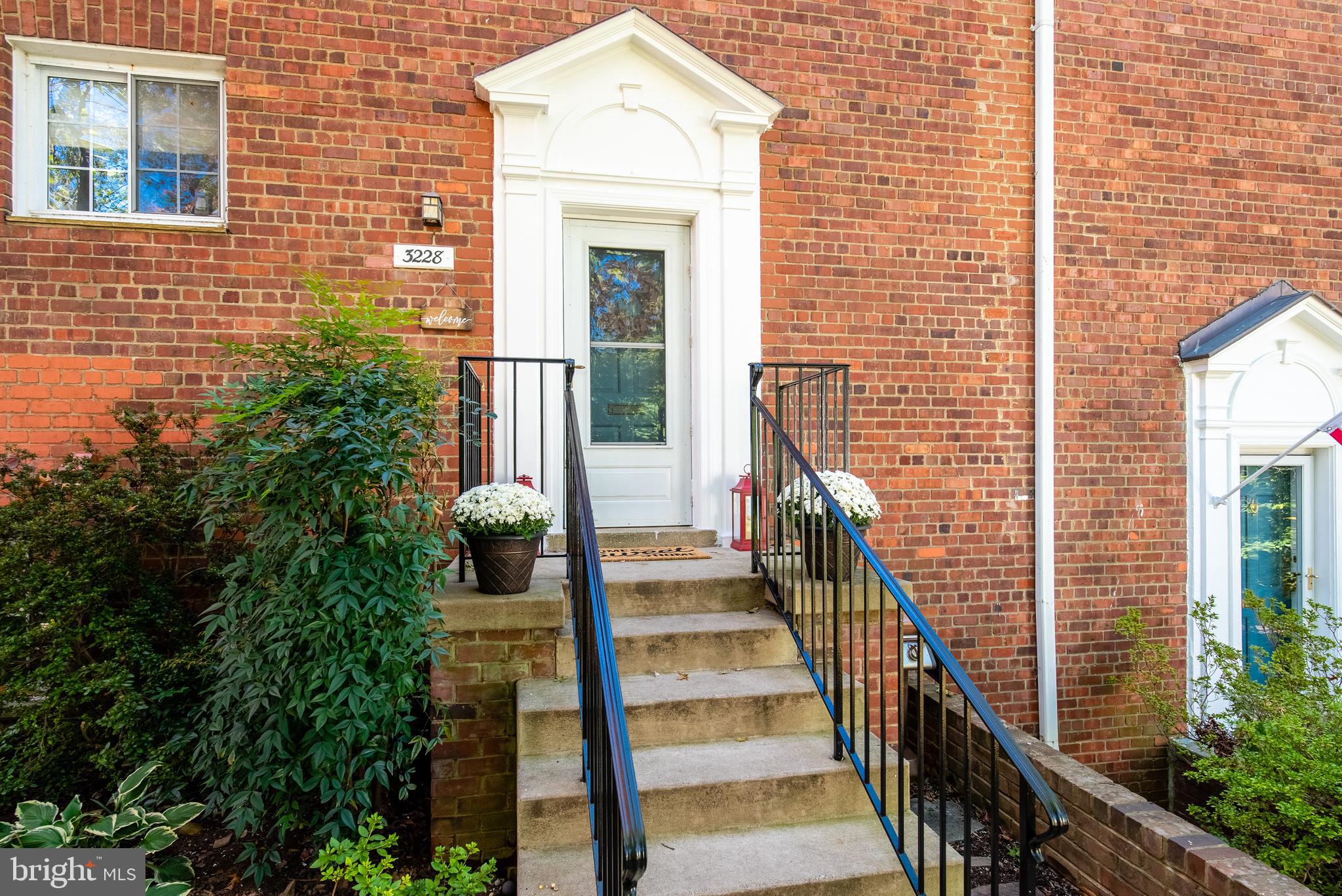 3228 Gunston Road Alexandria, VA 22302 - Photo 4 of 28 Gallery Image 4