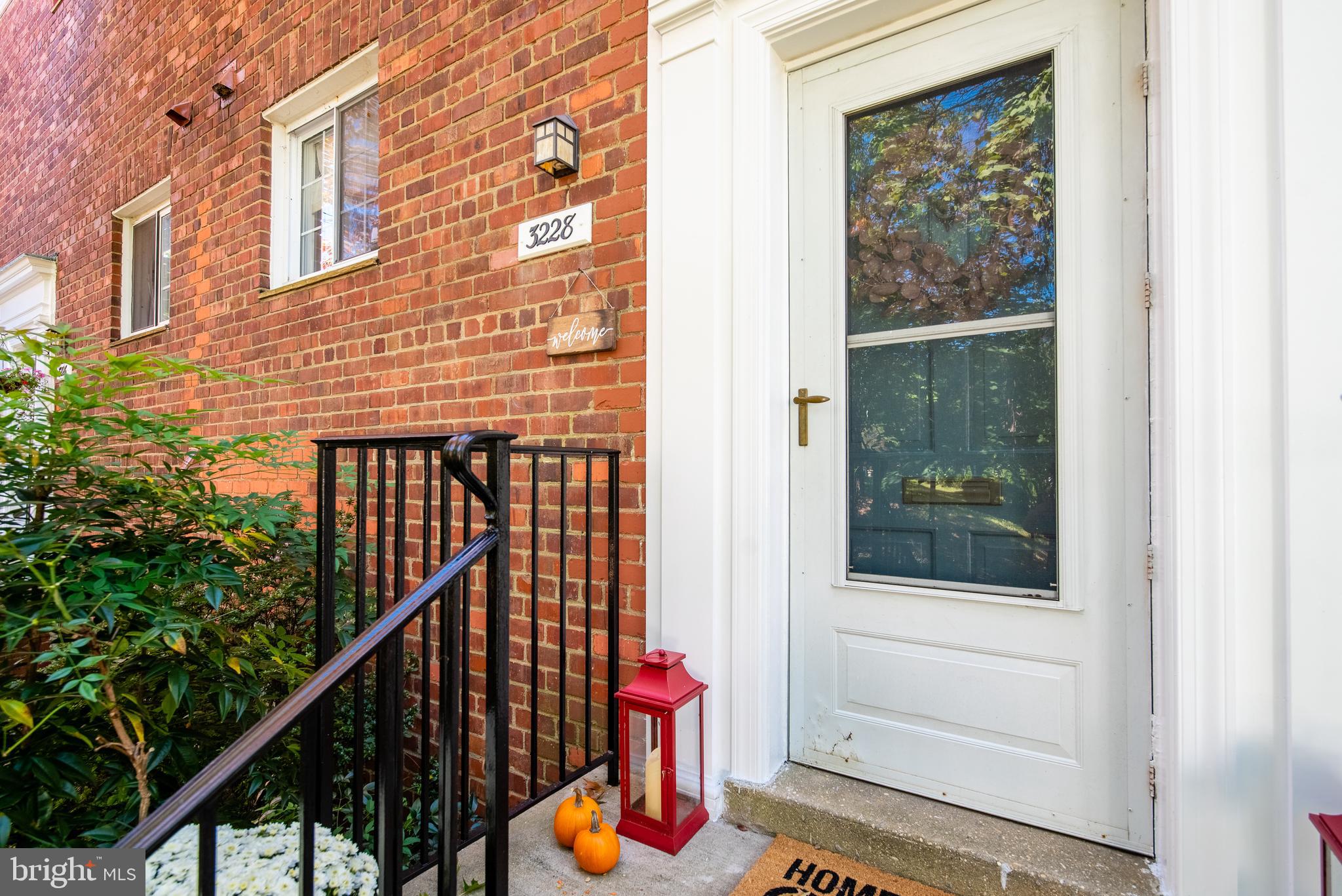 3228 Gunston Road Alexandria, VA 22302 - Photo 6 of 28 Gallery Image 6