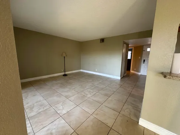 $1,675 | 941 Coral Club Drive, Unit 941, Coral Springs, FL 33071