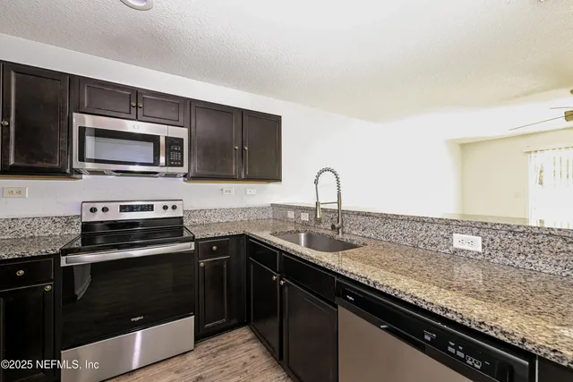 $1,535 | 524 Eiseman Way, Jacksonville, FL 32216