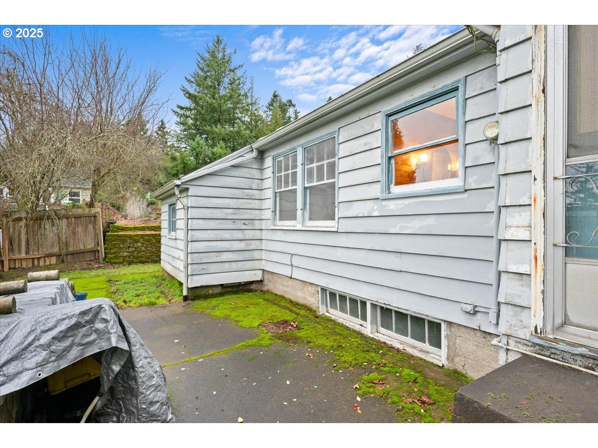 4729 Southwest 31st Drive Portland, OR 97239 - Photo 23 of 28