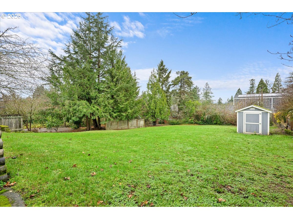 4729 Southwest 31st Drive Portland, OR 97239 - Photo 24 of 28