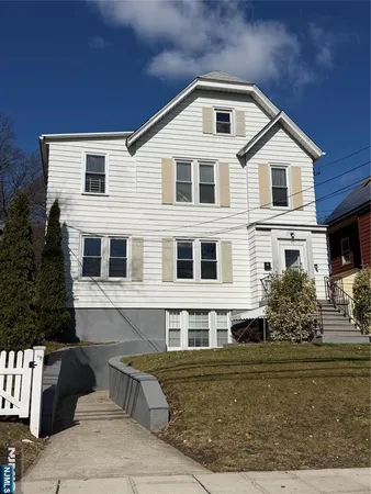 $2,700 | 52 Orient Way, Unit 1, Rutherford, NJ 07070