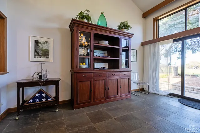 $649,000 | 1262 Golf View Drive, Woodridge, IL 60517