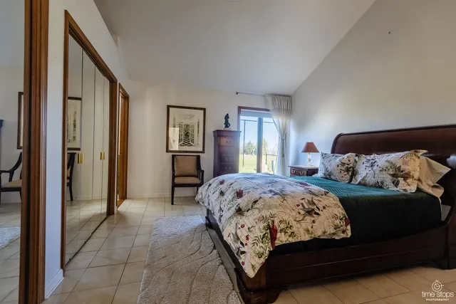 $649,000 | 1262 Golf View Drive, Woodridge, IL 60517