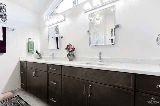 $649,000 | 1262 Golf View Drive, Woodridge, IL 60517