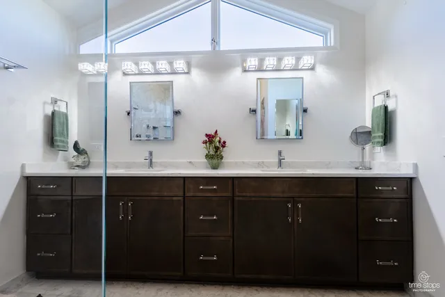 $649,000 | 1262 Golf View Drive, Woodridge, IL 60517