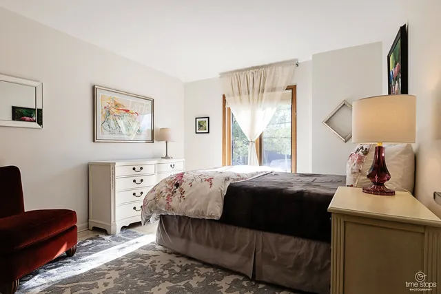 $649,000 | 1262 Golf View Drive, Woodridge, IL 60517