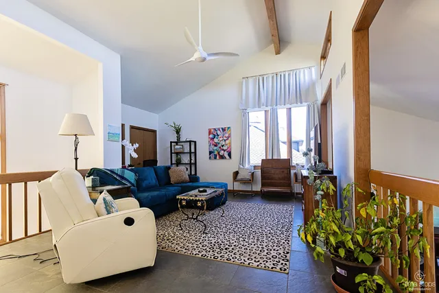 $649,000 | 1262 Golf View Drive, Woodridge, IL 60517