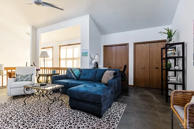 $649,000 | 1262 Golf View Drive, Woodridge, IL 60517