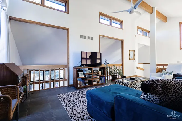 $649,000 | 1262 Golf View Drive, Woodridge, IL 60517