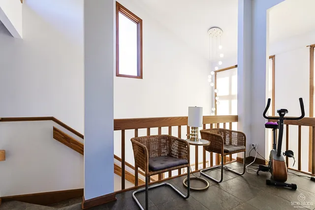 $649,000 | 1262 Golf View Drive, Woodridge, IL 60517