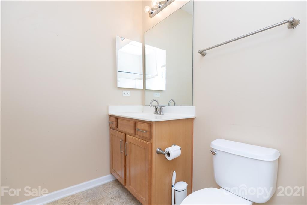 638 Amethyst Circle Fort Mill, SC 29708 - Photo 22 of 38 a bathroom with a toilet sink and mirror