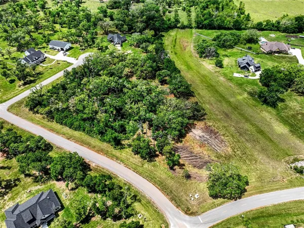 $110,000 | 375 Thousand Oaks Drive, Angleton, TX 77515