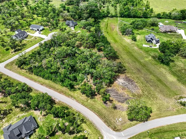 $110,000 | 375 Thousand Oaks Drive, Angleton, TX 77515