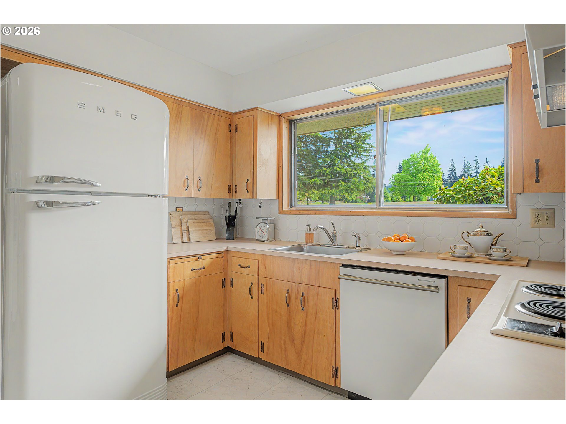 14045 Northeast Sacramento Street Portland, OR 97230 - Photo 12 of 43