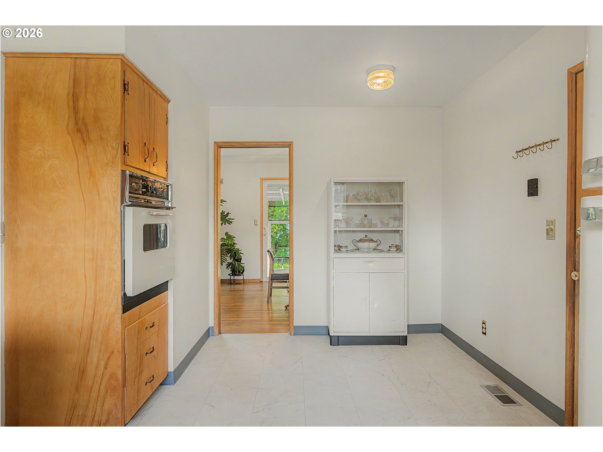 14045 Northeast Sacramento Street Portland, OR 97230 - Photo 16 of 43