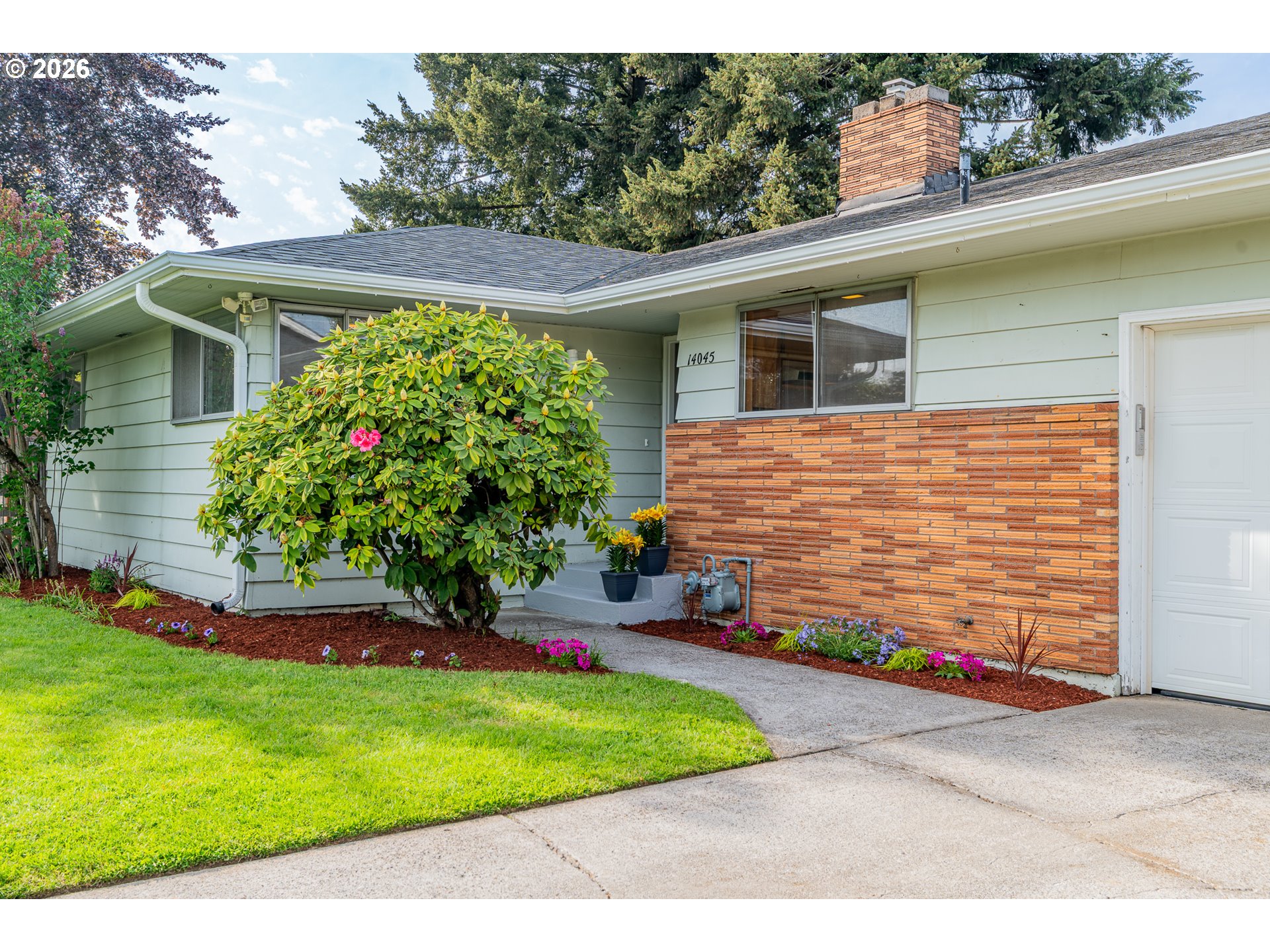 14045 Northeast Sacramento Street Portland, OR 97230 - Photo 3 of 43