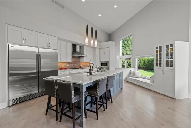 $1,999,000 | 1912 Midwest Club Parkway, Oak Brook, IL 60523