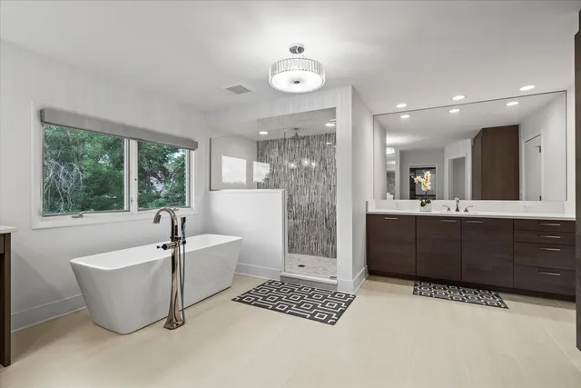 $1,999,000 | 1912 Midwest Club Parkway, Oak Brook, IL 60523