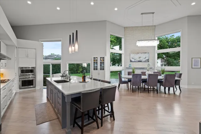 $1,999,000 | 1912 Midwest Club Parkway, Oak Brook, IL 60523