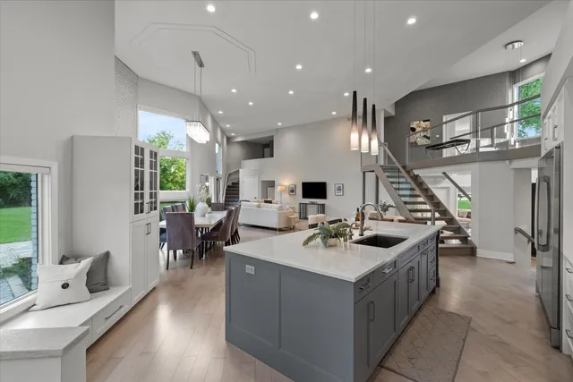 $1,999,000 | 1912 Midwest Club Parkway, Oak Brook, IL 60523