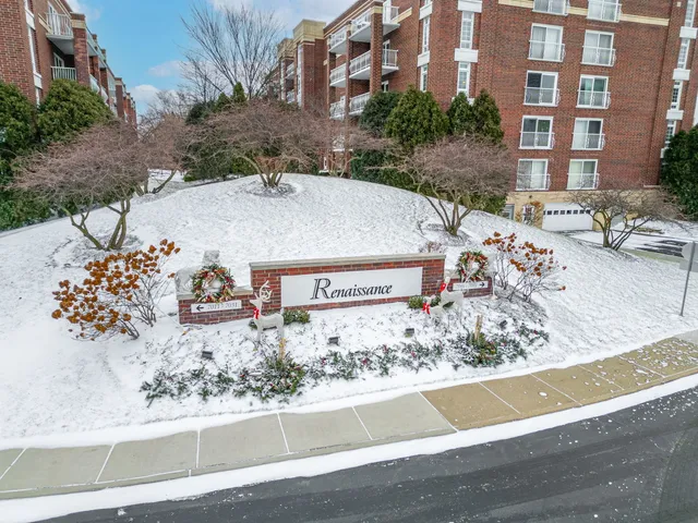$365,000 | 7081 West Touhy Avenue, Unit 402, Niles, IL 60714