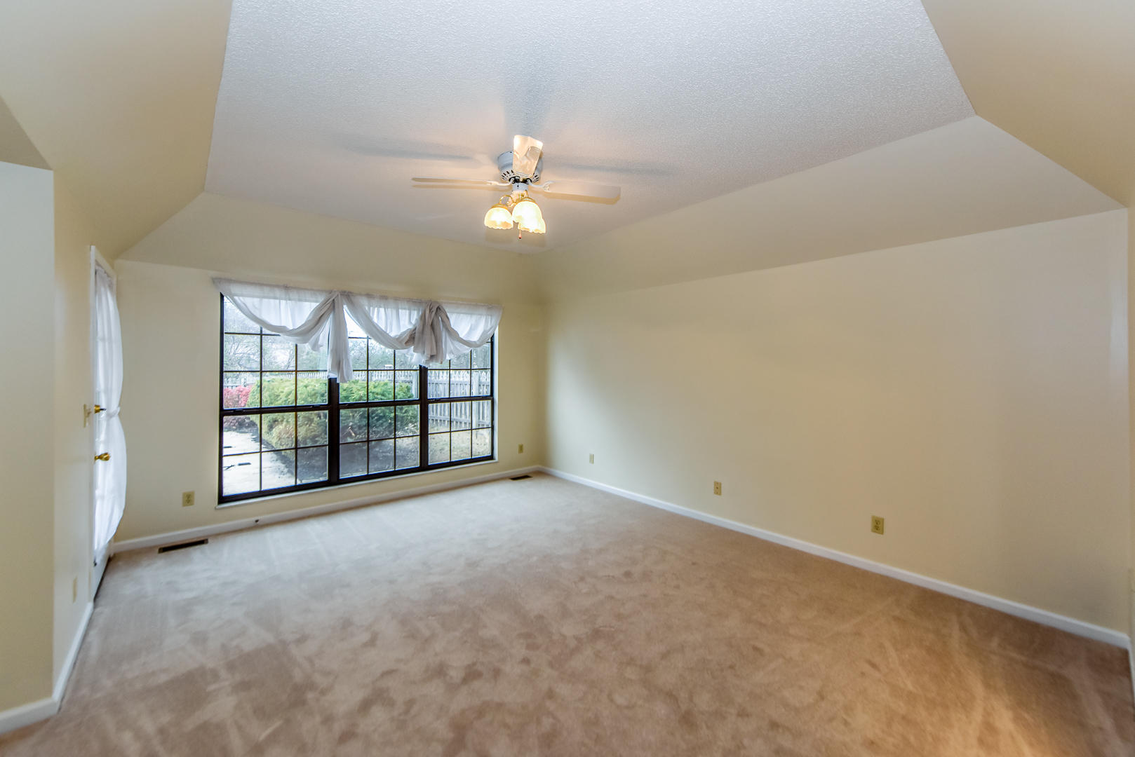 1885 Crest Road Maryville, TN 37804 - Photo 8 of 23 Trey Ceiling