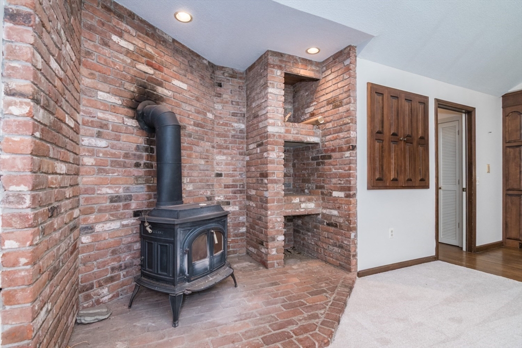 100 Hilltop Road Longmeadow, MA 01106 - Photo 23 of 42