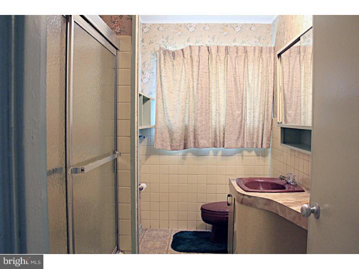11 Four Leaf Road Levittown, PA 19056 - Photo 17 of 24
