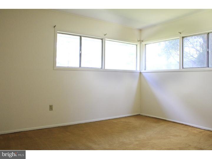 11 Four Leaf Road Levittown, PA 19056 - Photo 18 of 24