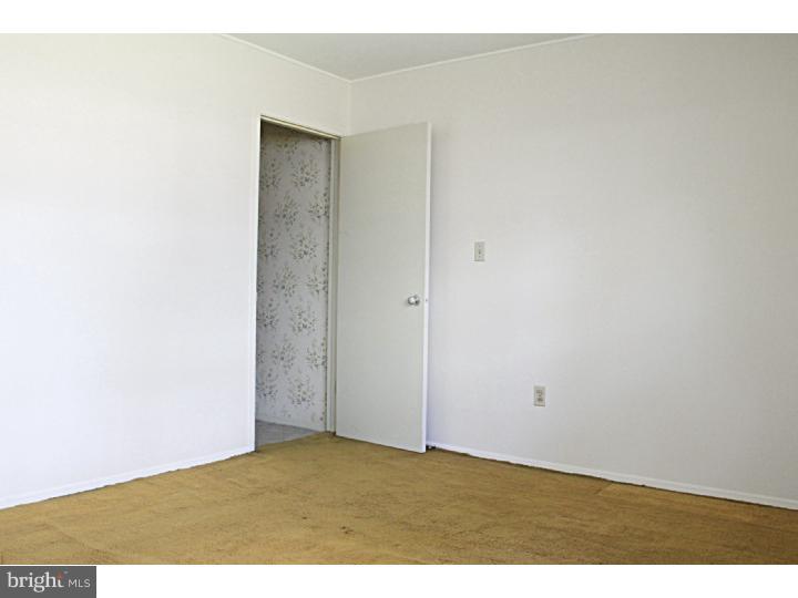 11 Four Leaf Road Levittown, PA 19056 - Photo 19 of 24