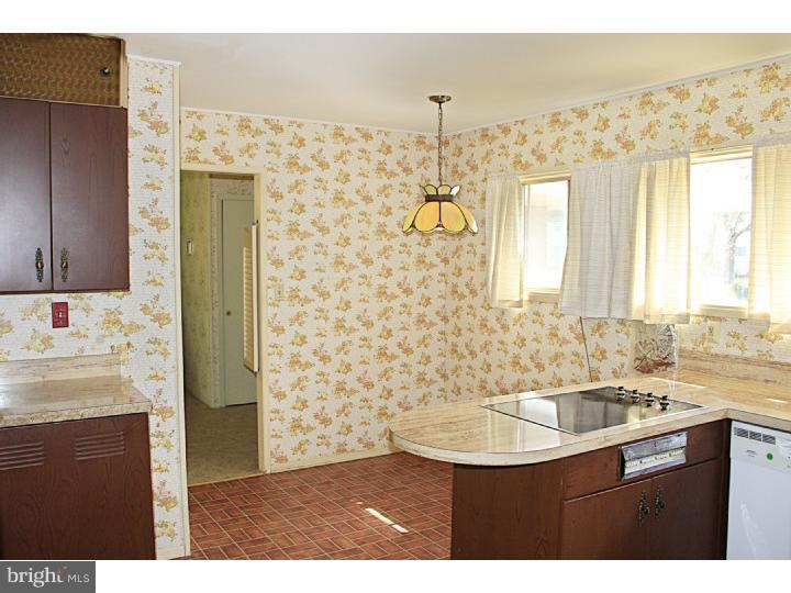 11 Four Leaf Road Levittown, PA 19056 - Photo 10 of 24