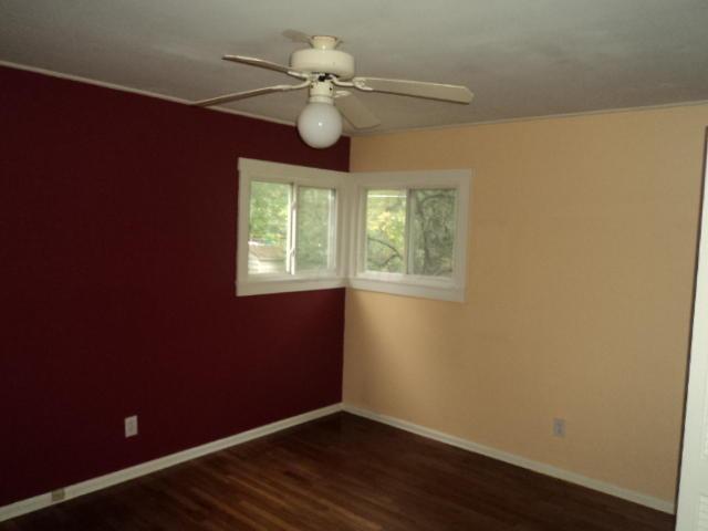 1163 Lockwood Road Columbus, OH 43227 - Photo 4 of 10