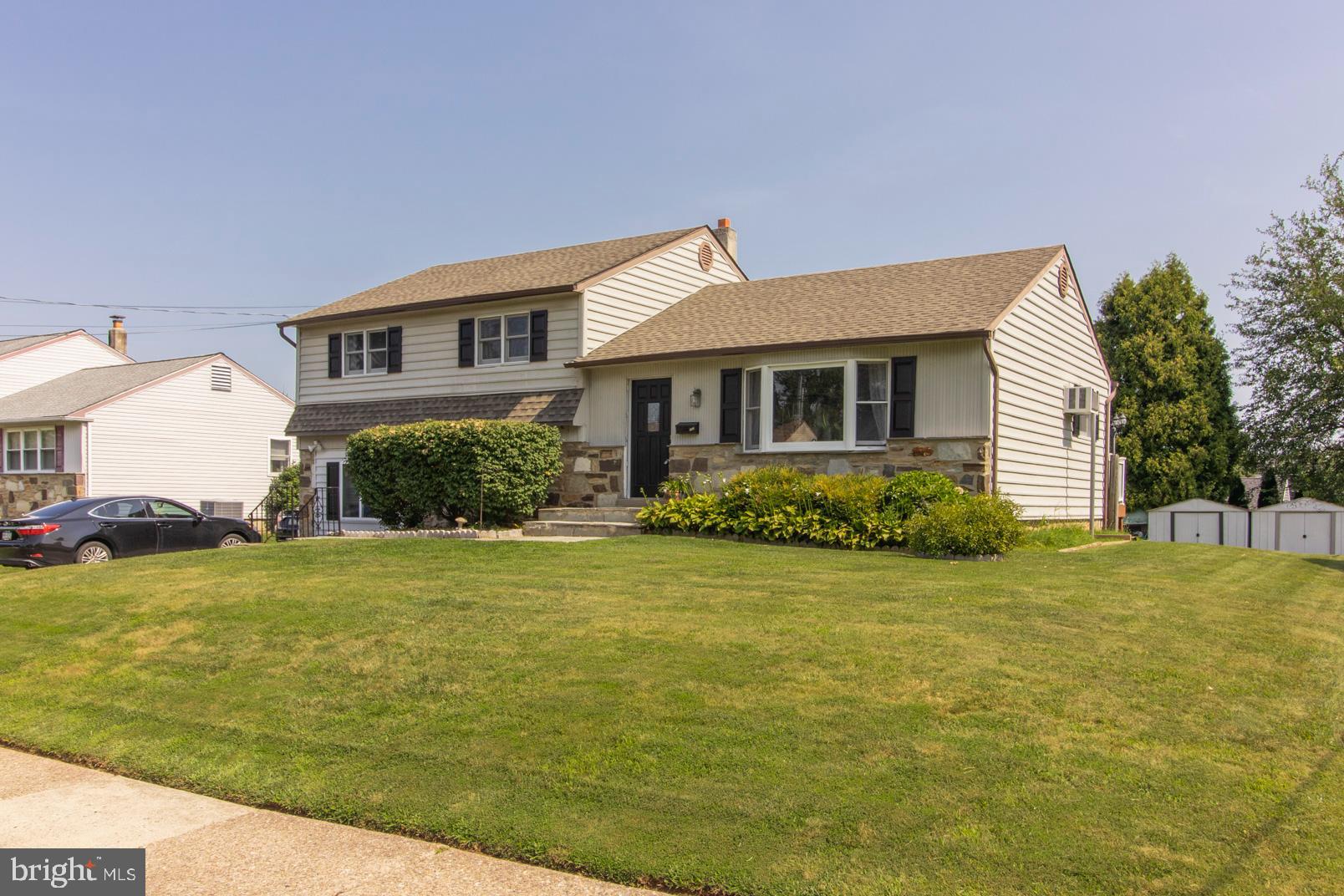 683 Stratford Road Warminster, PA 18974 - Photo 1 of 25 Gallery Image 1